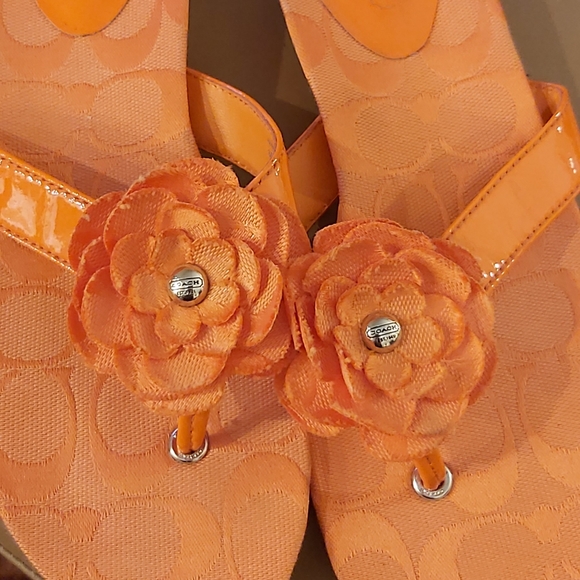Coach Shoes - Coach Samira flower flip flops